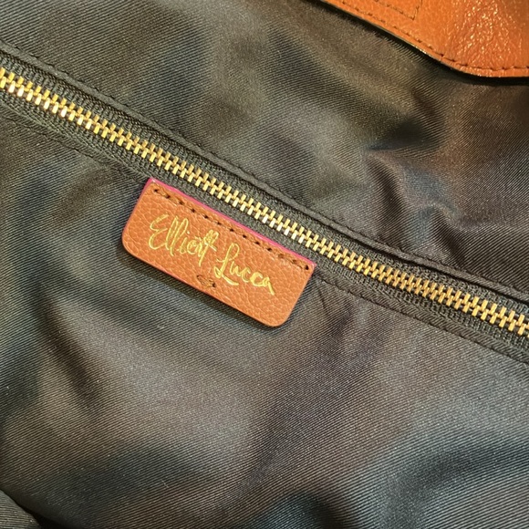 Ladies Very beautiful leather purse by Elliot Lucca - Picture 6 of 7